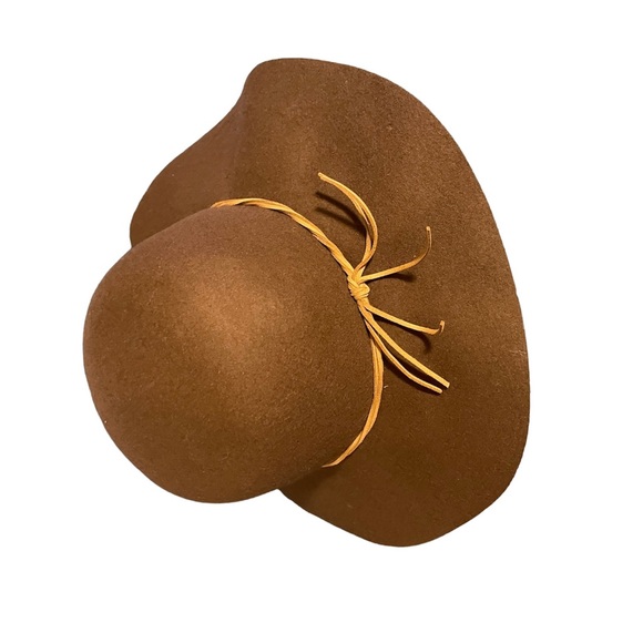 Women’s Fashionable Wool Hat - Picture 1 of 3